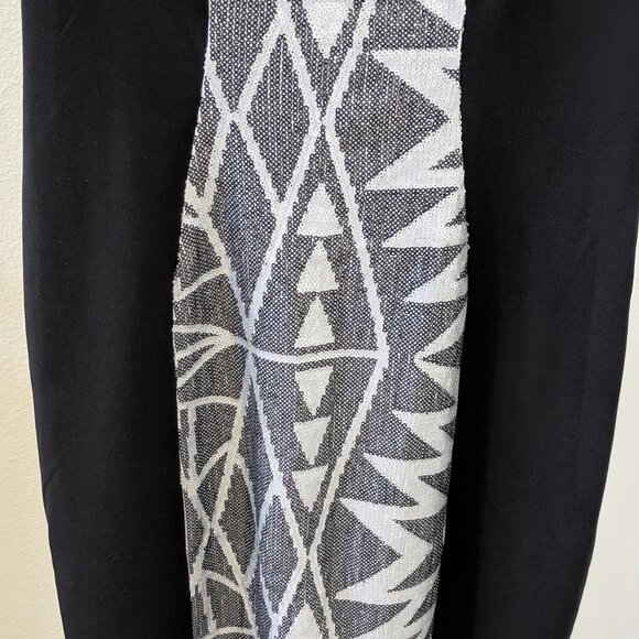 Ivy & Blu Maggy Boutique Black Dress with Geometric Panel Size 2 - Picture 5 of 10